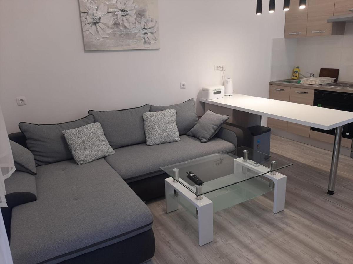 H&F Apartmani Vir Esterno foto