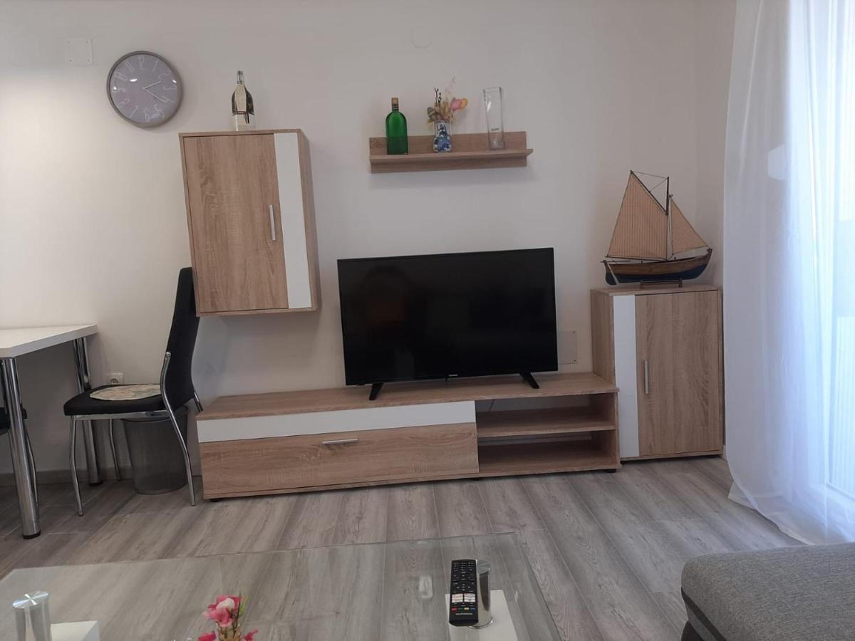 H&F Apartmani Vir Esterno foto