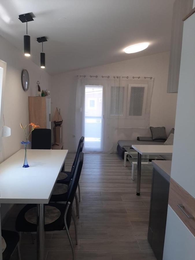 H&F Apartmani Vir Esterno foto