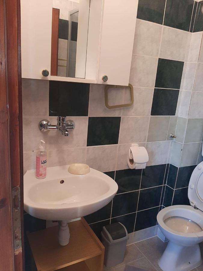 H&F Apartmani Vir Esterno foto