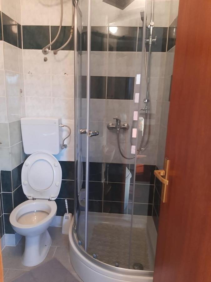 H&F Apartmani Vir Esterno foto