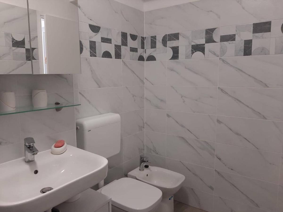 H&F Apartmani Vir Esterno foto