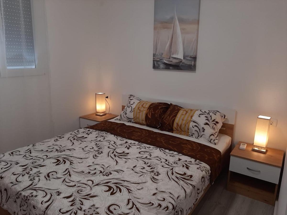 H&F Apartmani Vir Esterno foto